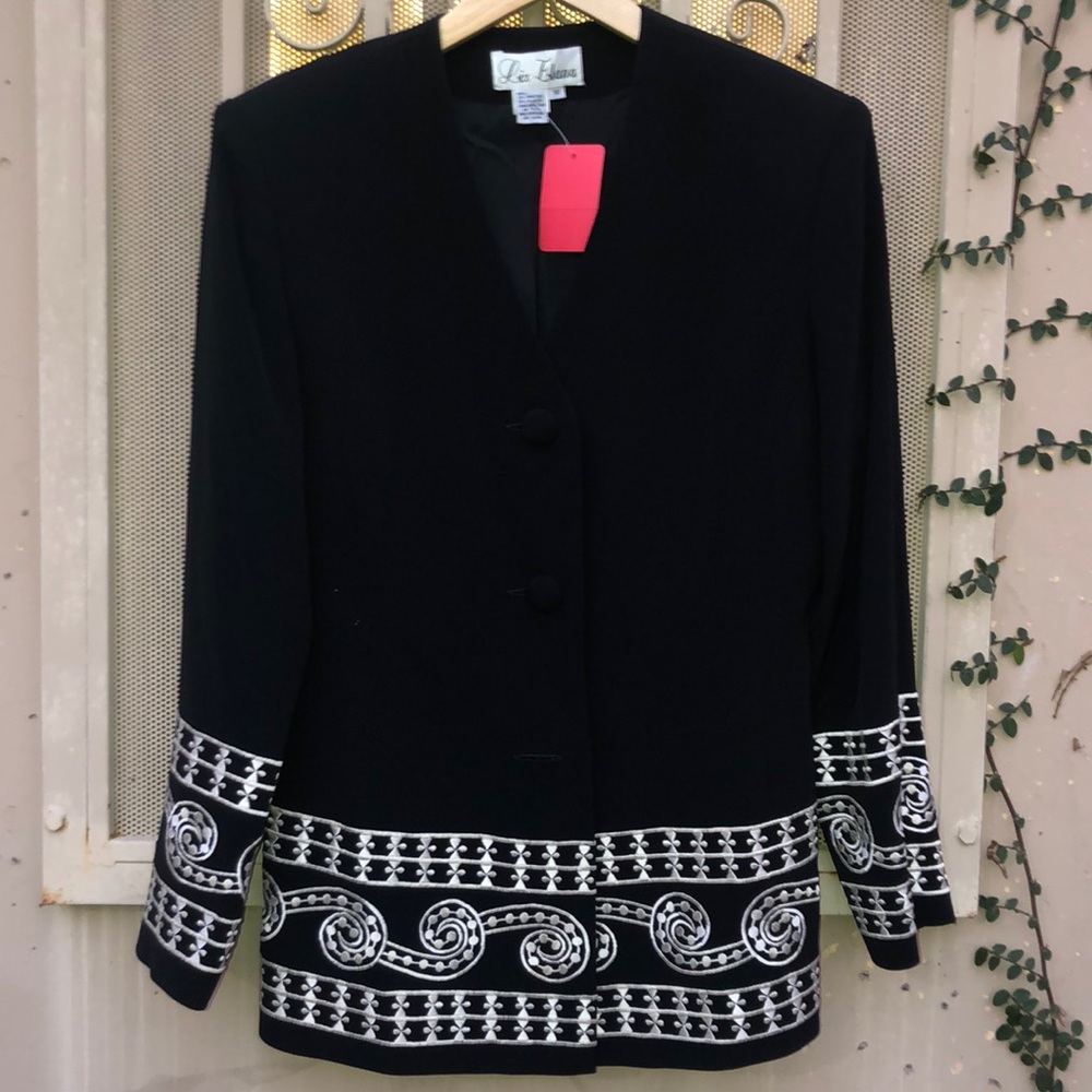 Beautiful embroidered blazer